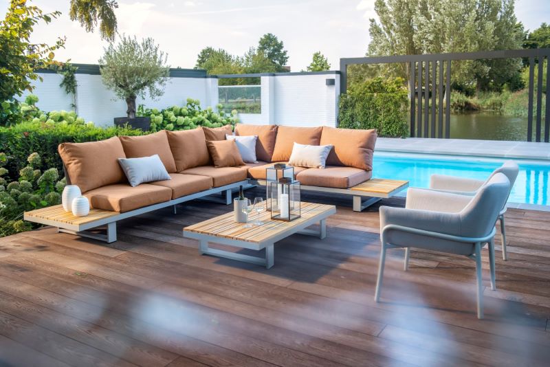 2023-YOI-aluminium-salix-Funsui-lounge-AW-terracotta-345-x-275-cm-coffee-table-130-x-75-cm-Salix-teak-Take-lounge-chair-AW-wheat